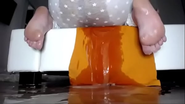 Slut cums all over the floor after she got fucked by bigcock